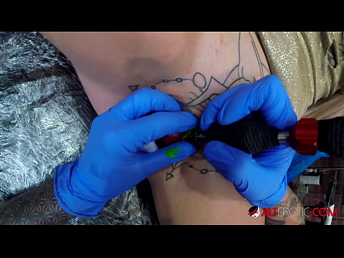 ❤️ Extremely tattooed hottie Sully Savage got a tattoo on her clitoris ❤️❌ Sex video at us en-us.sextoysformen.xyz ﹏